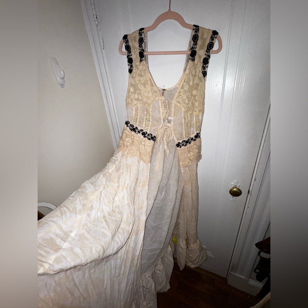 NWT - (Sample Piece) Free People Bohemian Cottagecore Elegant Cream Lace Duster